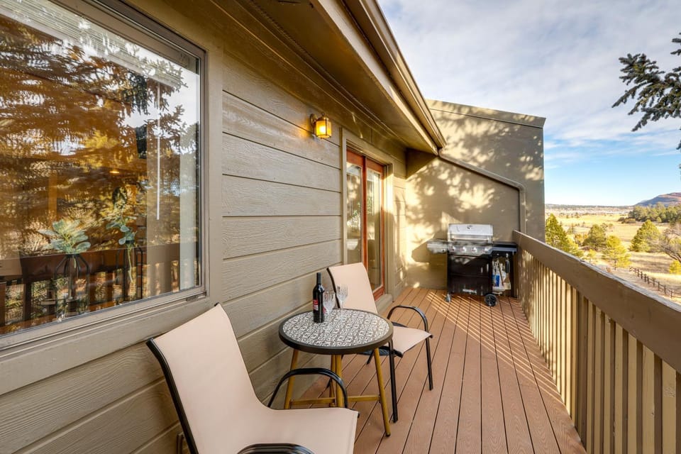 Cozy Flagstaff Condo in Country Club Community! House in Flagstaff
