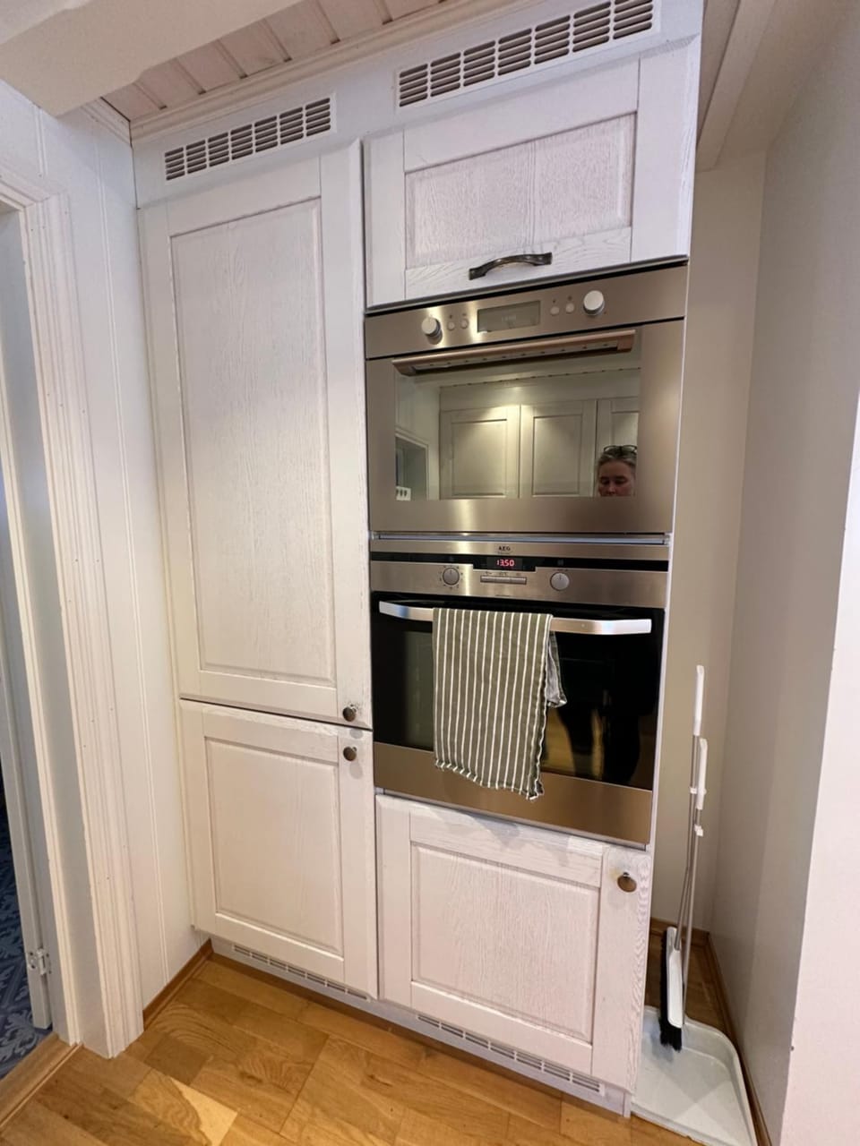 Kitchen or kitchenette, microwave, oven