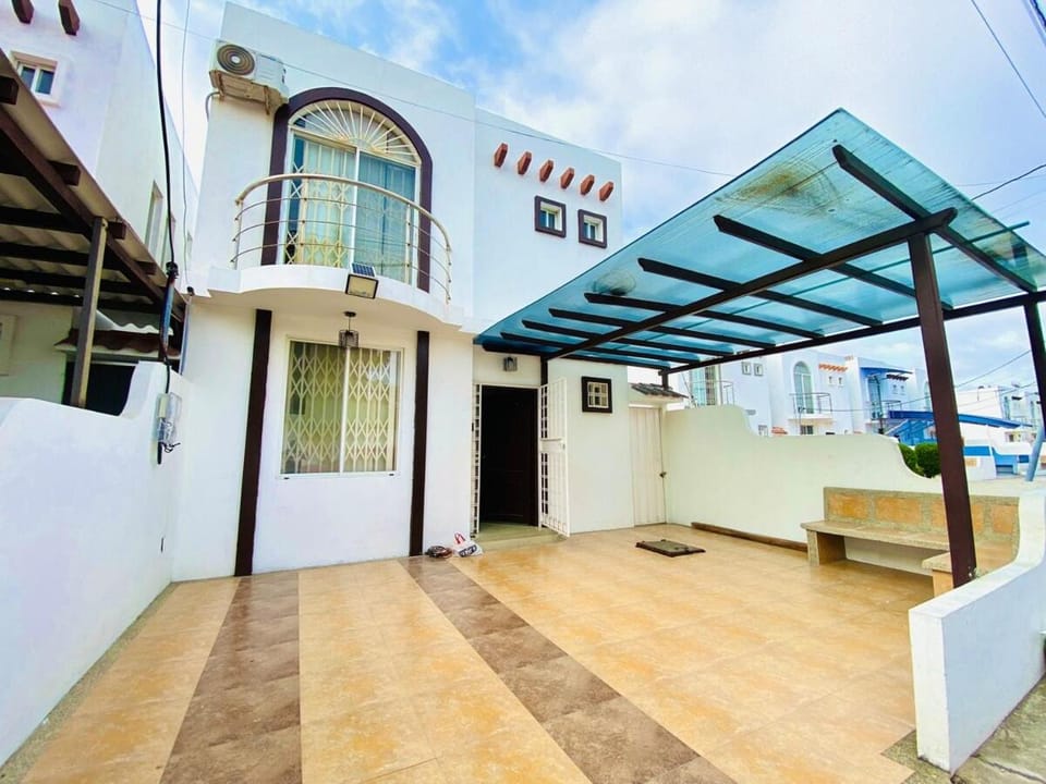 Casa en Playas, con salida al MAR, Vía Data Posorja, Villamil Playas Villa in Guayas