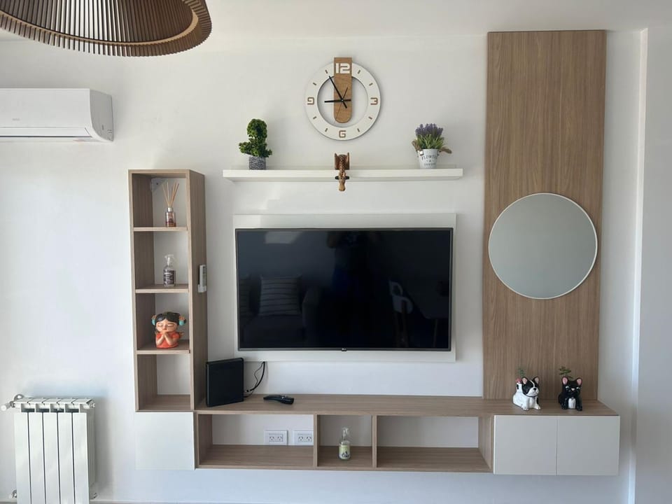 TV and multimedia, Living room, Dining area