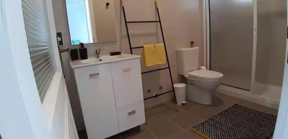 Shower, Toilet, Bathroom
