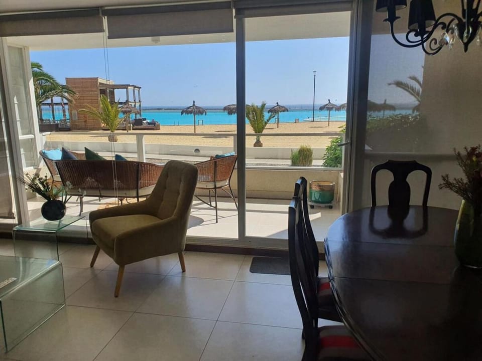 Primera línea laguna del mar Apartment in La Serena
