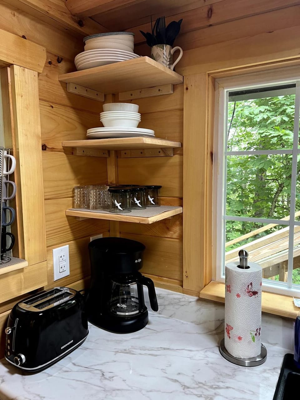 Firefly Haven - Summer Oasis with HOT TUB House in Gatlinburg
