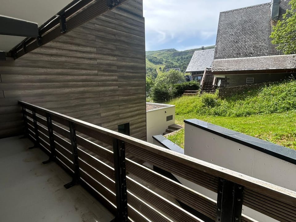 Appartement cosy 1 chambre, au centre de Super Besse - FR-1-814-1 Apartment in Besse-et-Saint-Anastaise