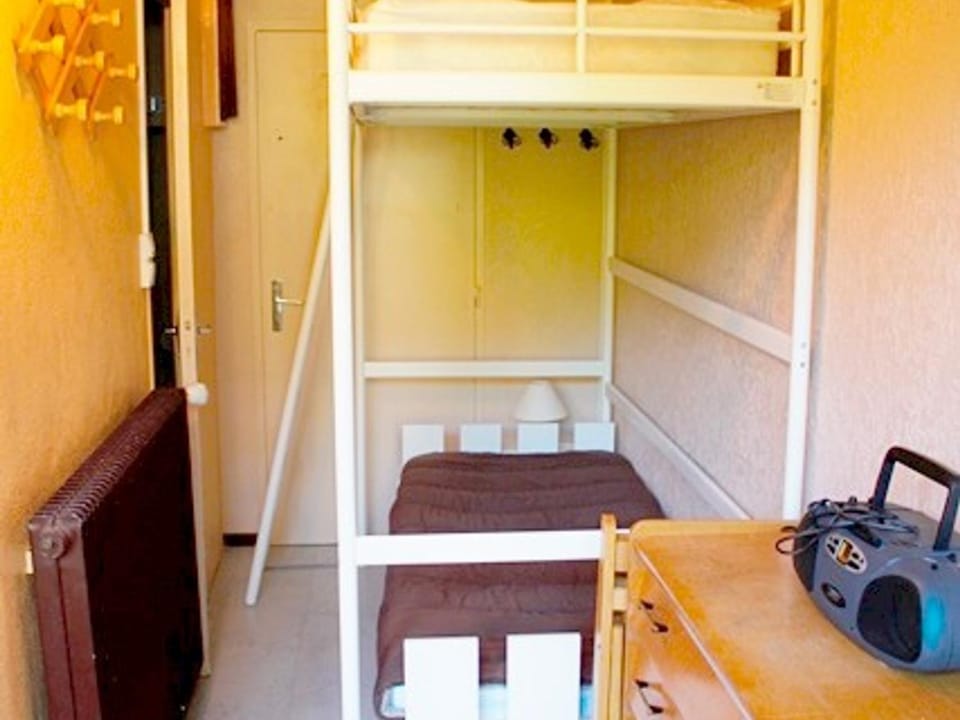 Confort fonctionnel, navette au pied, proche centre & pistes - FR-1-814-29 Apartment in Besse-et-Saint-Anastaise