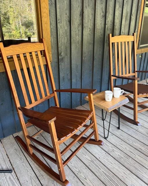 The Hala Lodge and Campground -Riverfront Class 3 -1bed 1bath on Nantahala River Apartment in Stecoah