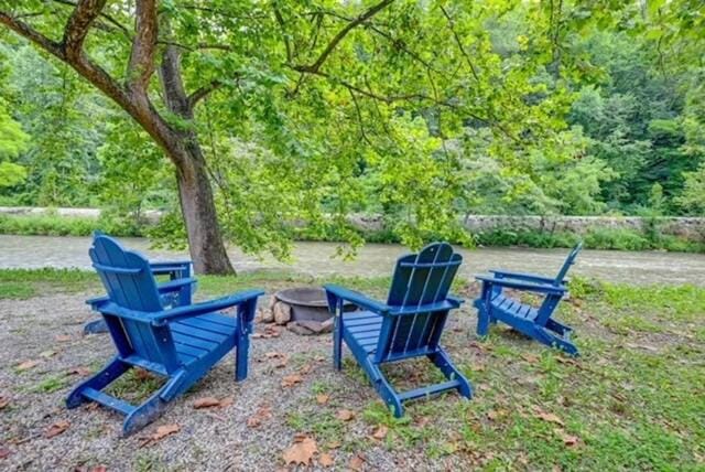 The Hala Lodge and Campground - Roadside Class II -1bed 1bath on Nantahala River Apartment in Stecoah