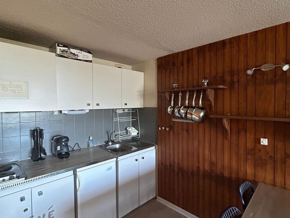 Appartement cosy au centre, accès aux pistes, balcon sud, WIFI, parking à proximité - FR-1-814-70 Apartment in Besse-et-Saint-Anastaise