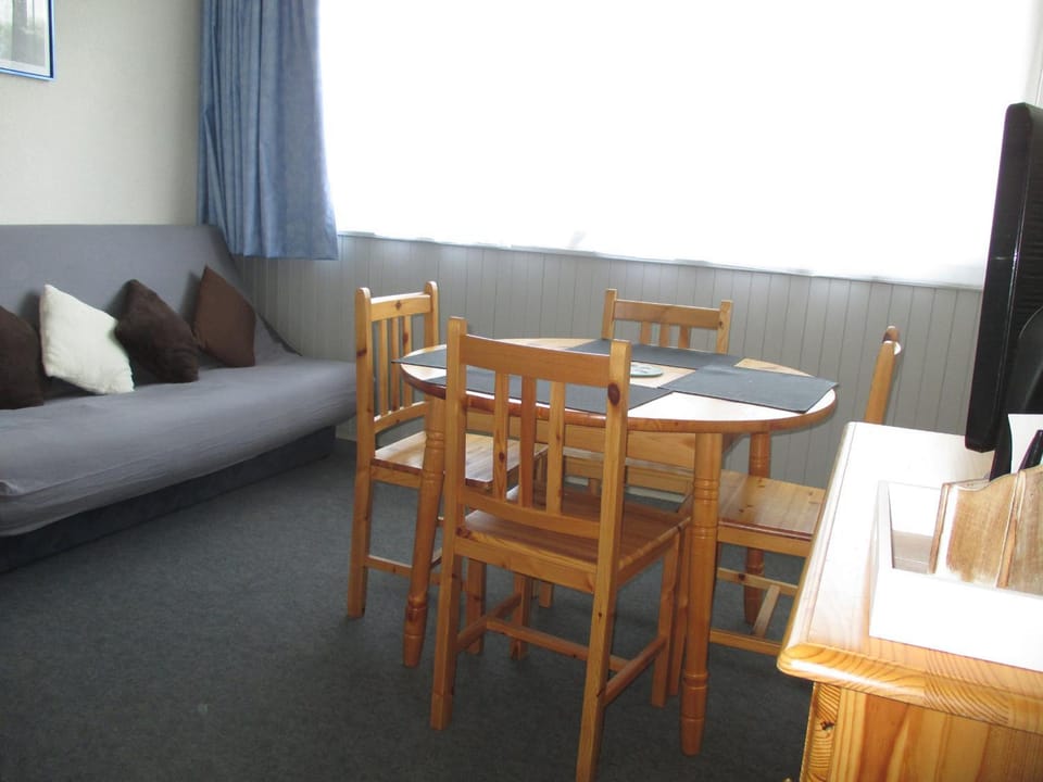 Appartement 4 pers près centre et pistes, navette, parking, lave-vaisselle - FR-1-814-74 Apartment in Besse-et-Saint-Anastaise