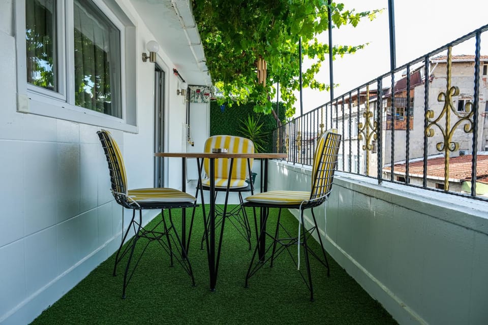 Patio, Day, View (from property/room), Balcony/Terrace, Seating area, Dining area