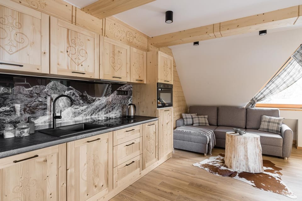 Kitchen or kitchenette, Living room