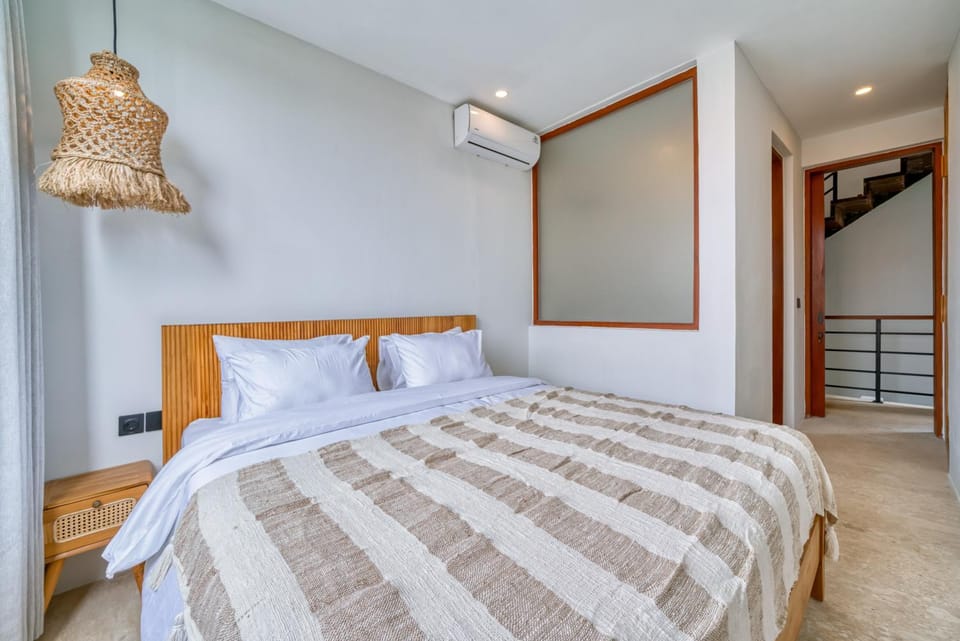 Bed, Bedroom, air conditioner