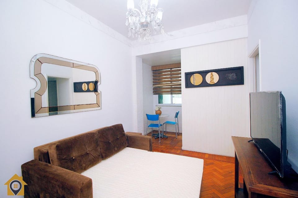 Apto com Varanda em Localização Privilegiada Apartment in Rio de Janeiro
