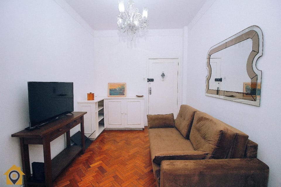 Apto com Varanda em Localização Privilegiada Apartment in Rio de Janeiro