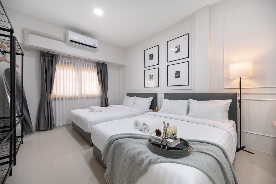 Photo of the whole room, Bedroom