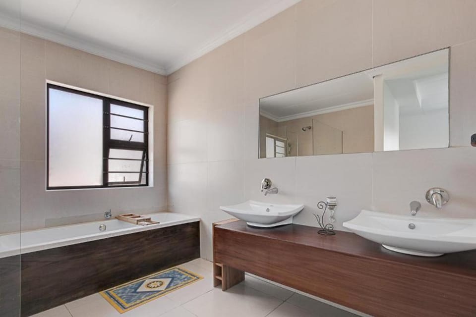 Bathroom, Bath, towels
