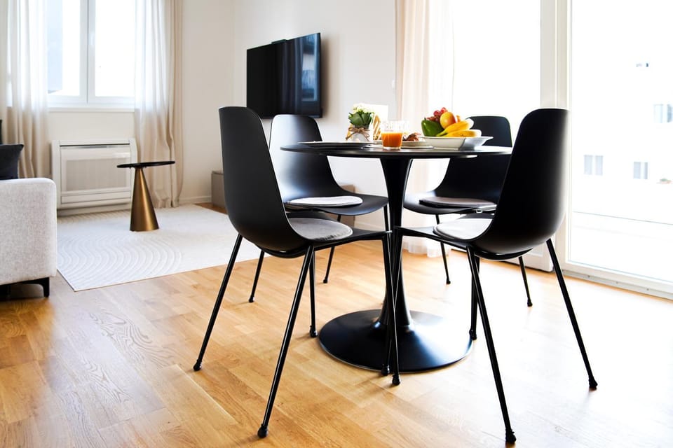 Living room, Seating area, Dining area