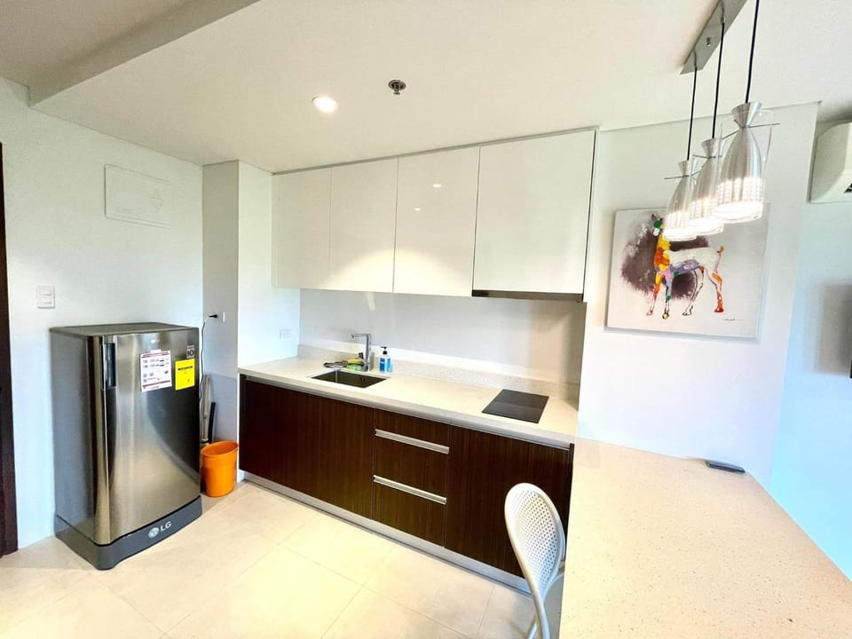 Tambuli Seaside Living - Fully furnished premium studio Apartment in Lapu-Lapu City