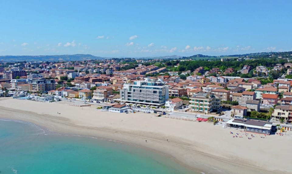 Luxury Penthouse - Private Parking and Beach by Host Hero Apartment in Civitanova Marche