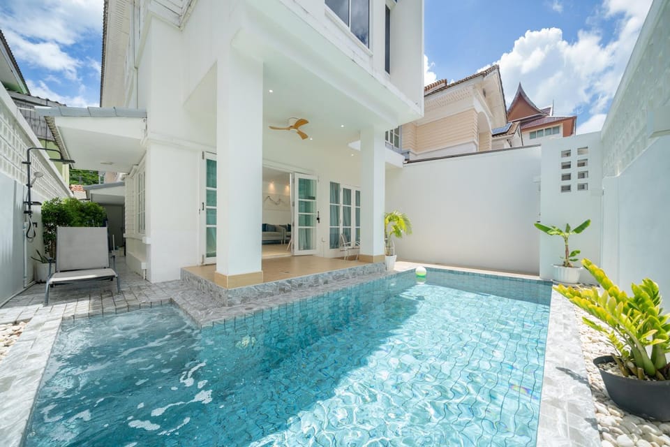 Property building, Swimming pool