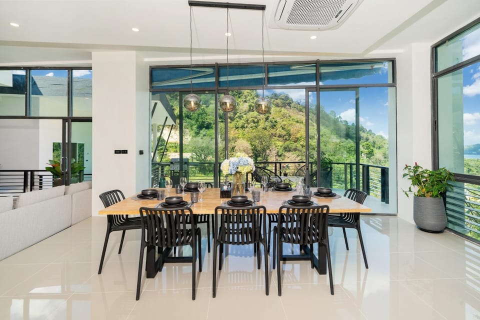 Living room, Dining area
