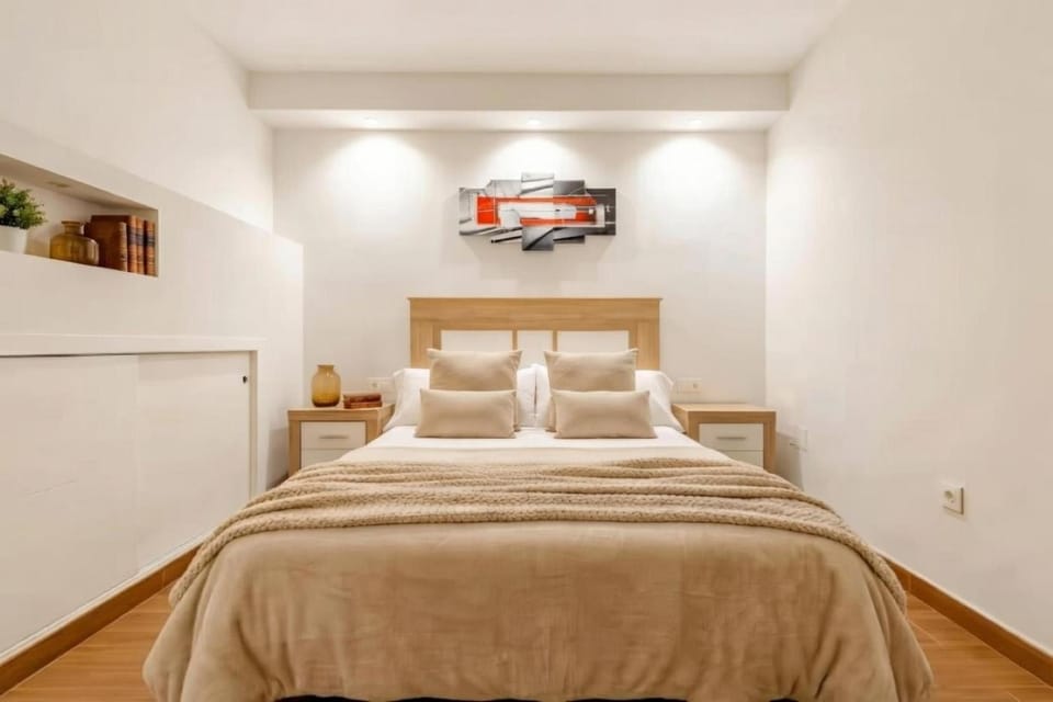 Bed, Decorative detail, Bedroom
