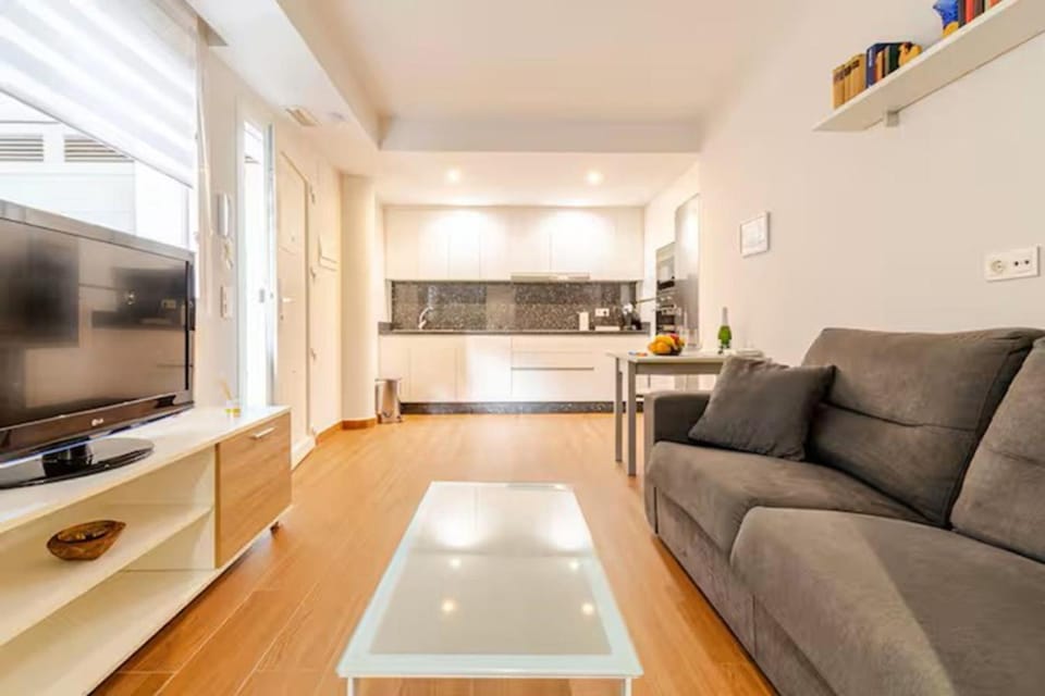 Communal lounge/ TV room, TV and multimedia, Kitchen or kitchenette, Seating area, Dining area