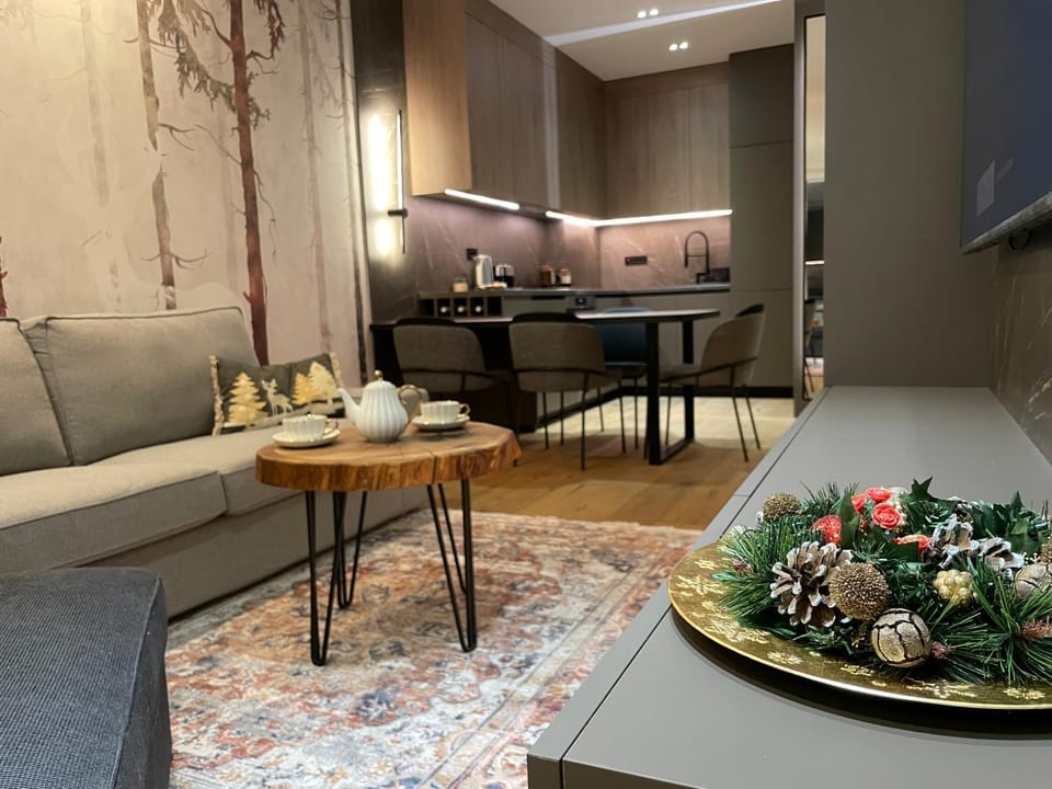 Kitchen or kitchenette, Living room, Seating area, Dining area