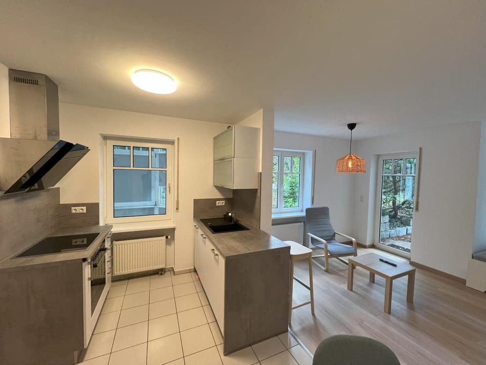 Kitchen or kitchenette, Seating area