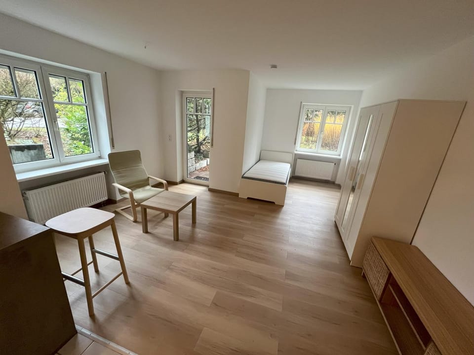 Bed, Living room, Photo of the whole room, Seating area, Bedroom
