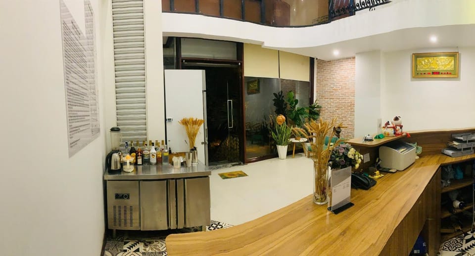 Property building, Lounge or bar, Drinks