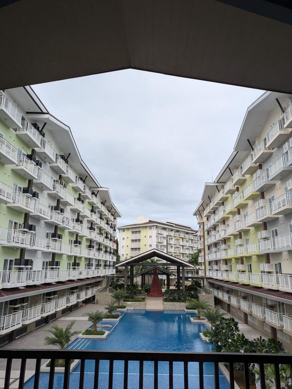 Near Airport Luxury on a Budget Gym, Pool, 55 Smart TV, Balcony facing amenities Apartment in Lapu-Lapu City