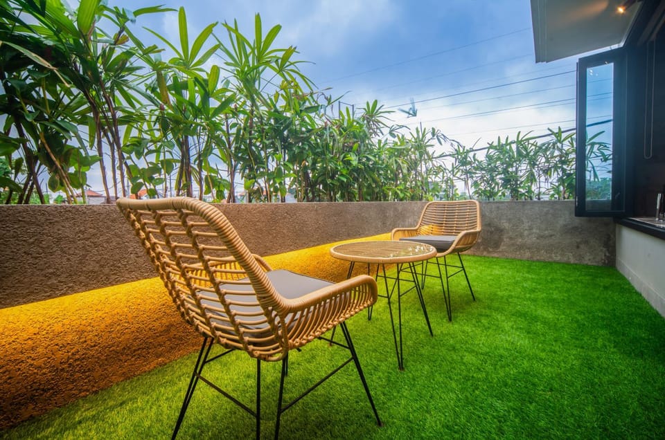 Patio, Seating area