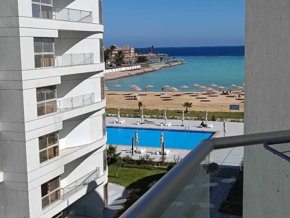 Seaview Hotel Apartment steps from downtown, Free WIFI Apartment in Hurghada