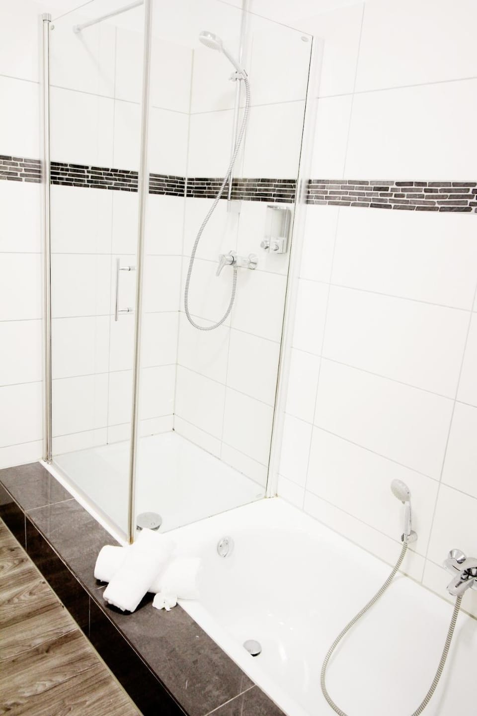 Shower, Bathroom, Bath, towels