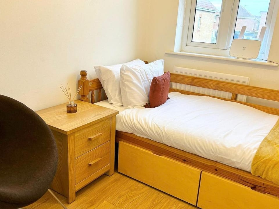 KH-Entire House -Central Scotland, Self-Check-in , Pet-friendly and with Parking House in Falkirk