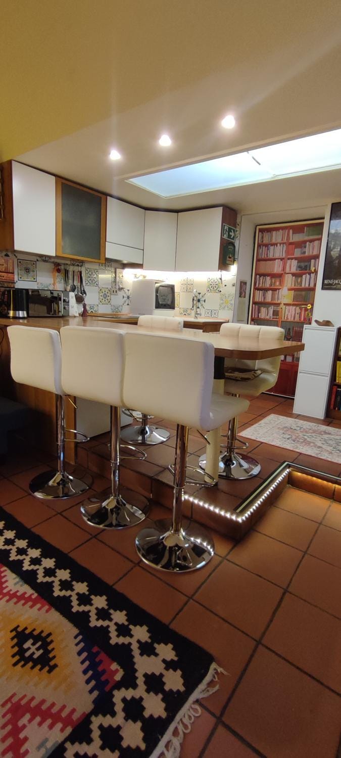 Kitchen or kitchenette, Living room, Seating area, Dining area, stove