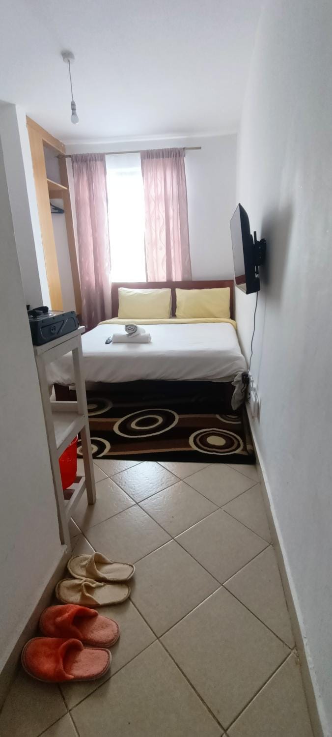 Bed, TV and multimedia, Photo of the whole room, Dining area, Bedroom