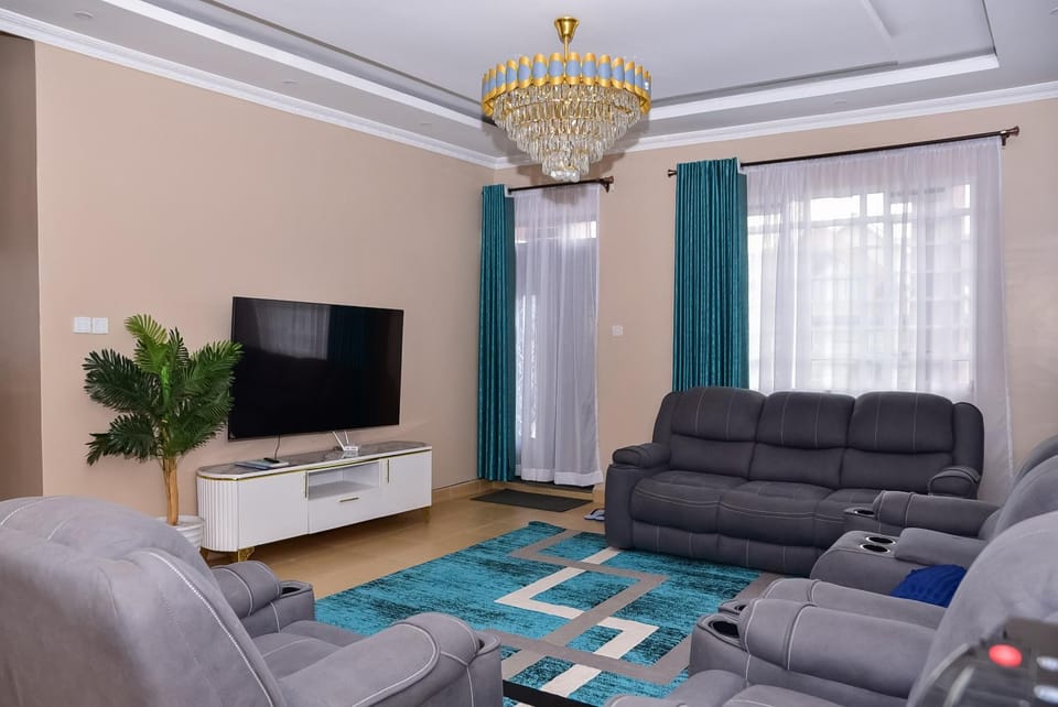 TV and multimedia, Living room, Seating area, Evening entertainment