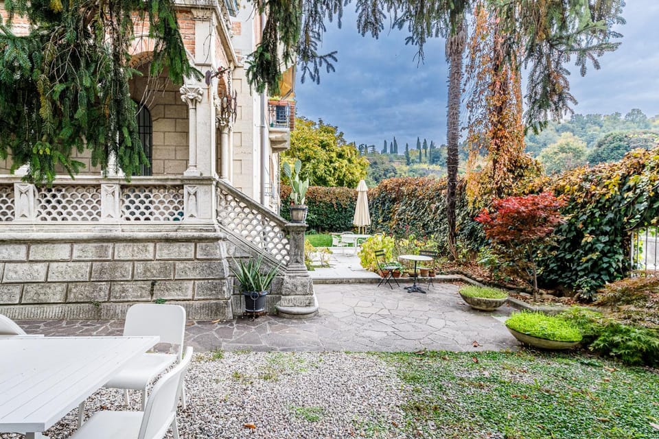 Property building, Spring, Day, Natural landscape, Garden, Garden view