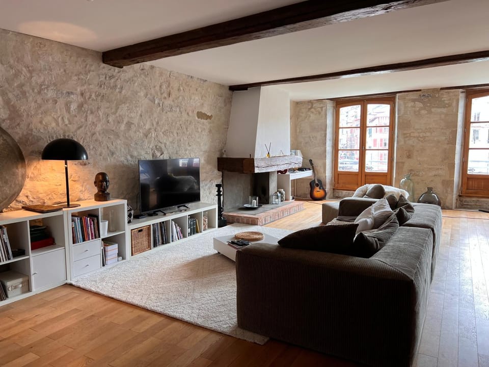 TV and multimedia, Living room, Seating area