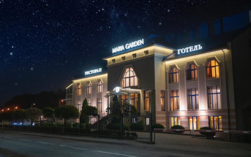Property building, Restaurant/places to eat