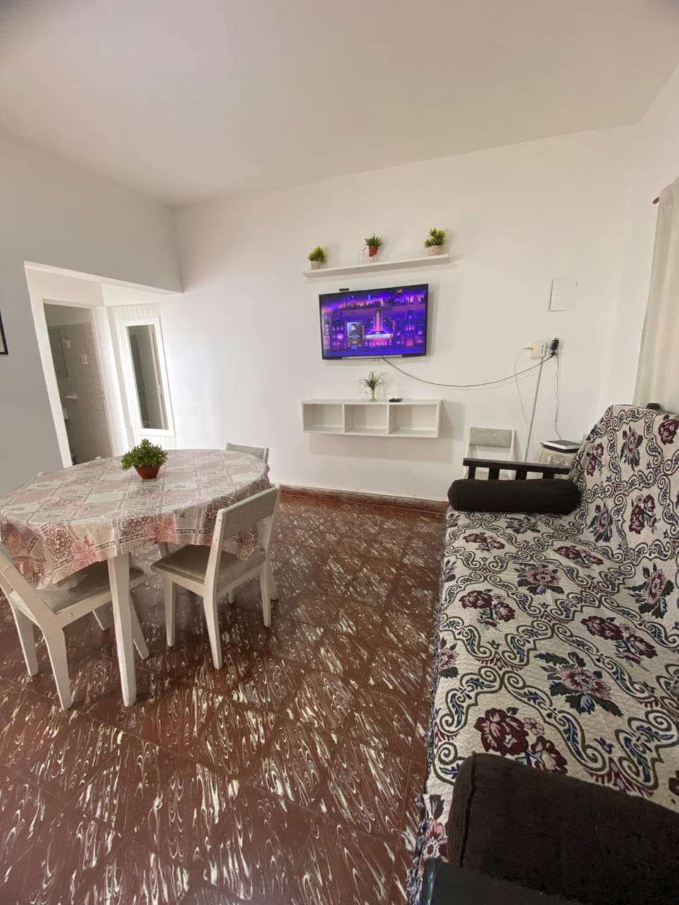 Communal lounge/ TV room, TV and multimedia, Living room, Seating area, Dining area, Evening entertainment