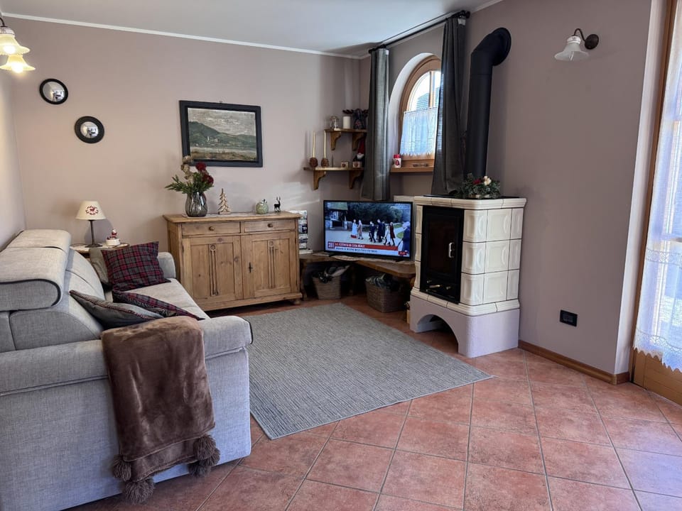 Communal lounge/ TV room, Living room