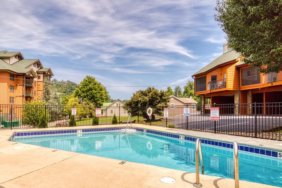Downtown Gatlinburg3Bdrm3BathWalk to center of town in Minutes House in Gatlinburg