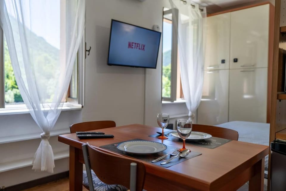 TV and multimedia, Living room, Dining area