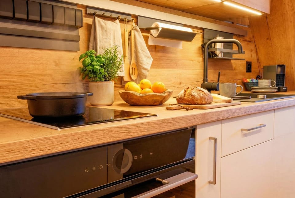 Coffee/tea facilities, Kitchen or kitchenette, Food and drinks, Food, stove