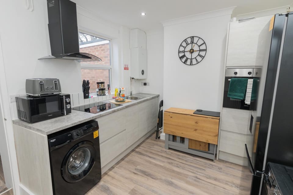 Perfect for Contractors & Families - Free Parking Apartment in Banbury