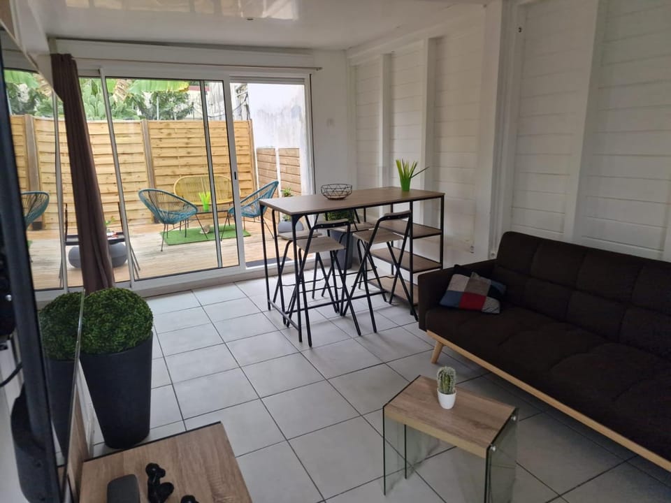 Patio, Living room, Seating area, Dining area