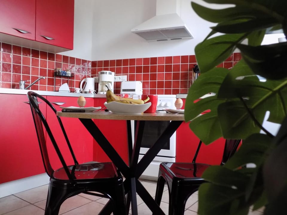 TV and multimedia, Coffee/tea facilities, Dining area, internet, microwave, oven, stove, toaster, washing machine, kitchen